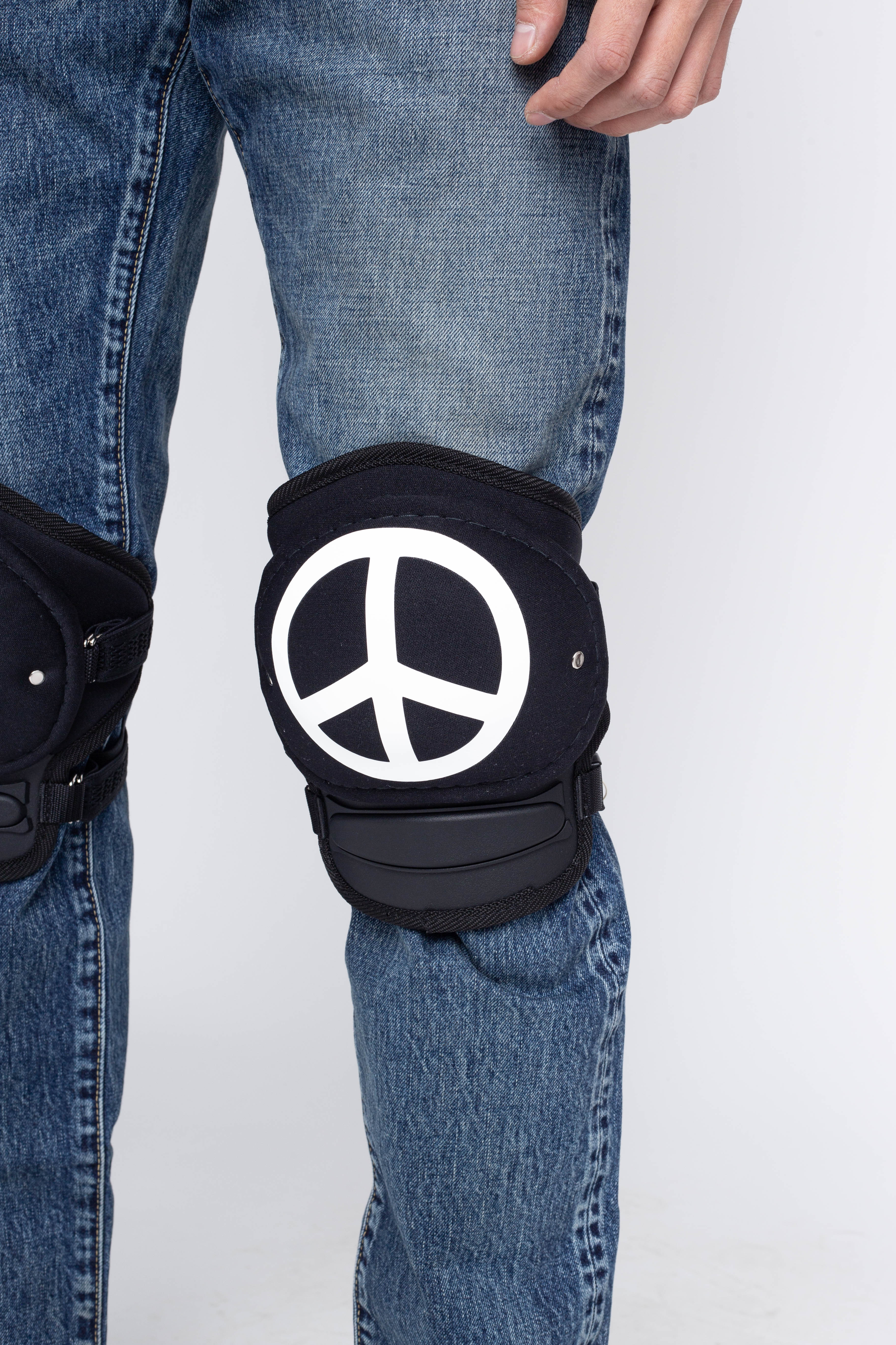 PEACE Knee Pad - Image 3